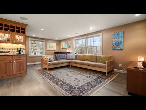 44 Mansfield Road, Wellesley, MA 02481