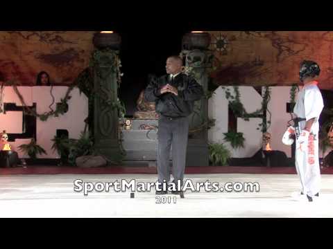 2010 NBL Supergrands - James Gilbeaux v Keyon Allen