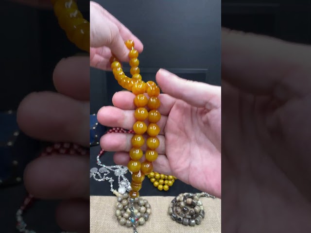 سبحة مسكي عسلي فاتح مموج  مع شرابة أثرية