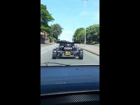 Ariel Atom vs Mitsubishi Evo MR, Wakefield