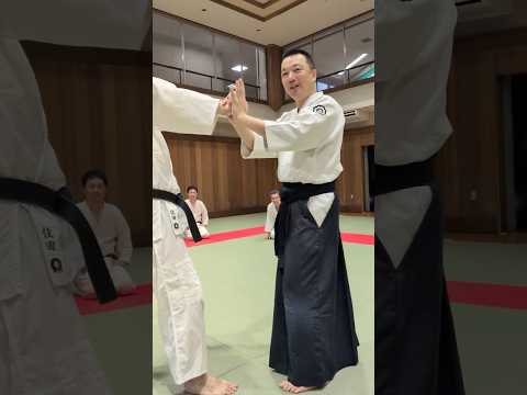 胸持ち一ヶ条抑え⑴の崩し方Tips for Munemochi Ikkajo-Osae 1 #aikido #合気道 #錬身会 #創和会 #renahinkai #Tsuganezawa #津金沢