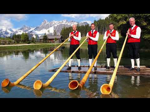 Die Rätikon Alphornbläser aus dem Montafon spielen den Montafoner Alphornjodler.