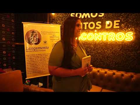 “Mentes Curadas Florescem” emociona público em noite de lançamento especial no Quiero Café