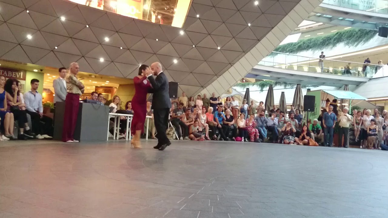 Alper Ergökmen & Selen Sürek. Tres Esquinas / Angel Vargas. Kanyon Milongası.