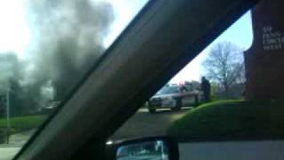 preview picture of video 'Pittsburgh, PA Penn Circle vehicle fire 4:30pm 4/17/2009'