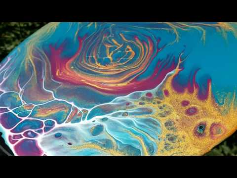Amazing acrylic pour ! Negative space acrylic pouring / acrylic pouring on vinyl records