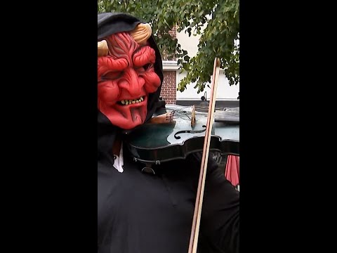 Salem kicks off month-long Haunted Happenings celebration