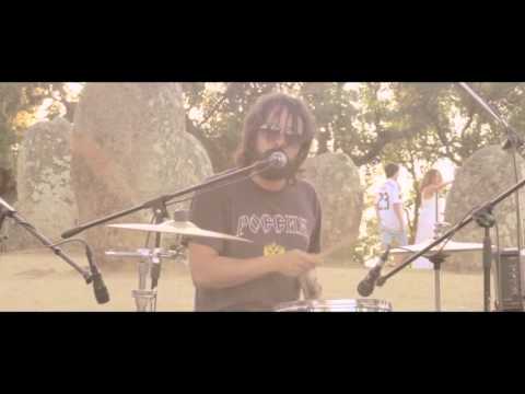 10,000 Russos - UsVsUs (Live at Cromeleque dos Almendres, Portugal)