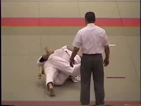 2007関西学生回転縦四→足抜き→袈裟固め