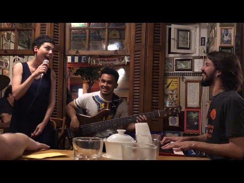 Jogral (Djavan/F. Machado/J. Neto) - V. Moreno, S. Soares, I. Bollos, M. Pipoquinha e J. Sansão