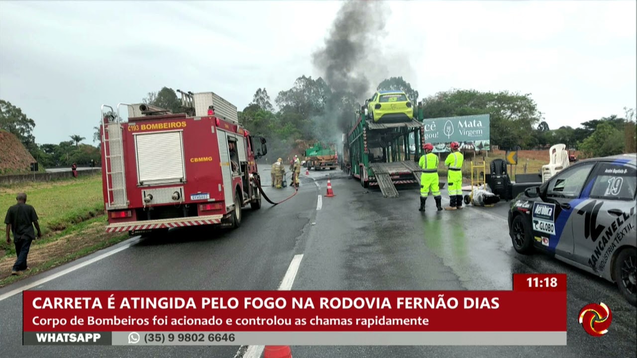 Carreta pega fogo em TrÊs CoraçÃĩes