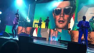 Beck ~ Wow ~ Madison Square Garden Live 2018 ~ HD