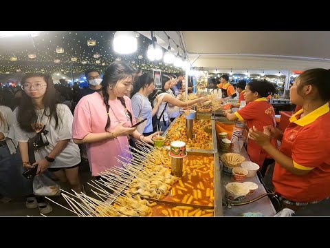 Best Street Food @Night Market in Phnom Penh City | Cambodia Street Food Tour