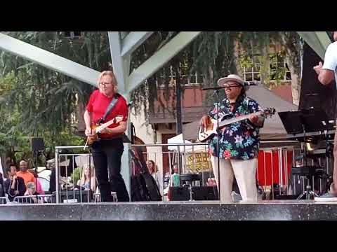 Carlos Reyes - Unchain My Heart - Joe Cocker cover featuring Tony Lindsay on vocals