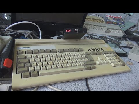 Commodore Amiga 1200 A1200 With Gotek Floppy Emulator Review