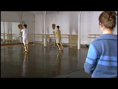 Le Roi Danse behind the scene