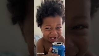 Download lagu Anak kecil ini ketawa kayak orang tua 😂 mp3