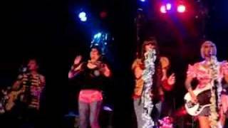 Tilly and the Wall- Sing Songs Along