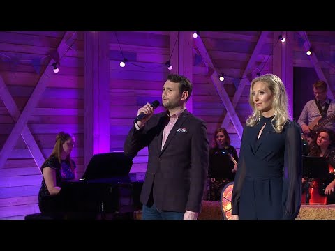 Robyn Lyn, Gwawr Edwards a Bois y Rhedyn | Dyrchefir Fi