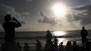 preview picture of video 'From the beach: Total Solar Eclipse, Palm Cove, Queensland, Australia, Nov 14th 2012'