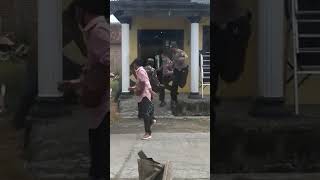 Download lagu Pak Polisi Sama Pak TNI Nangkap Orang Gila Malah Ngamuk Ngamuk Orang Gila Nya mp3