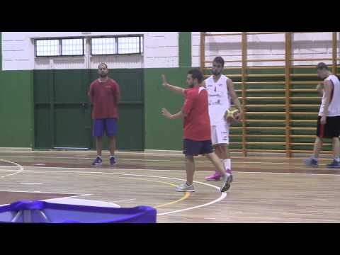 Primer entrenamientos del CB Villarrobledo de Primera Autonómica con jugadores de la Liga EBA