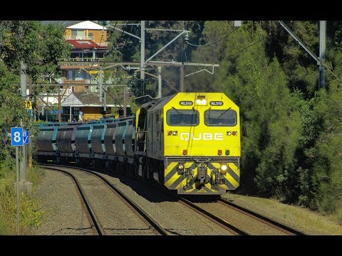 QUBE Grain Train no. 3464 with RL310 and 1102 through Koolewong