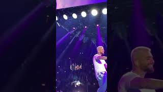 Download lagu Maluma en concierto Paris - Hola señorita ft Gims mp3