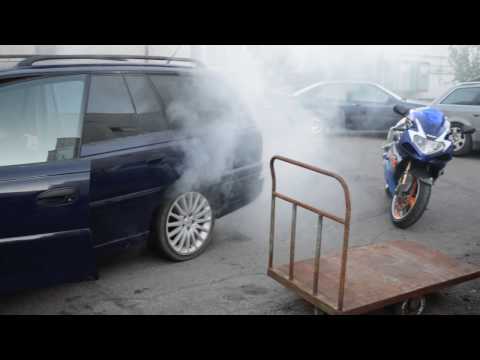 Opel Omega burnout