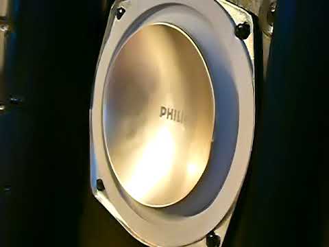 PHILIPS FLAT METAL CONE WOOFER FWB-MCM760 SLOW-MO MAXIMUM EXCURSION TEST 1-32Hz (200FPS 720p)