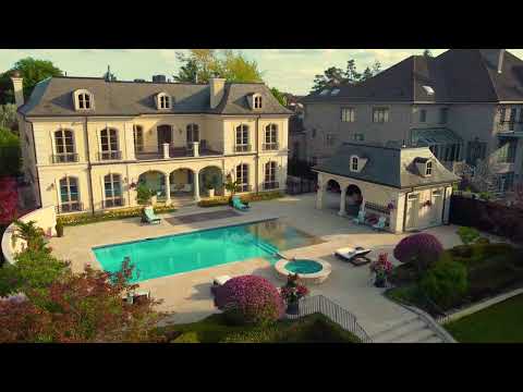 Iconic Estate On Golf Course in Thornhill