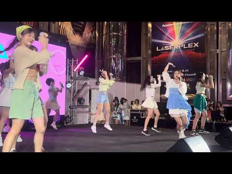 250907 HatoBito - Heartbeat @ Castella 12th Single "Seishun Aquarium" - Siam Paragon