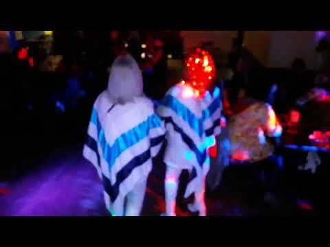 SK disco and karaoke video.