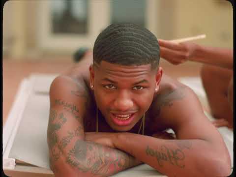 download lagu mp3 mp4 Pyjama Gucci, download lagu Pyjama Gucci gratis, unduh video klip Pyjama Gucci