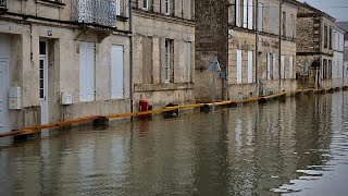Regenrekord im Westen Frankreichs: Überschwemmungen lösen rote Alarmstufe aus