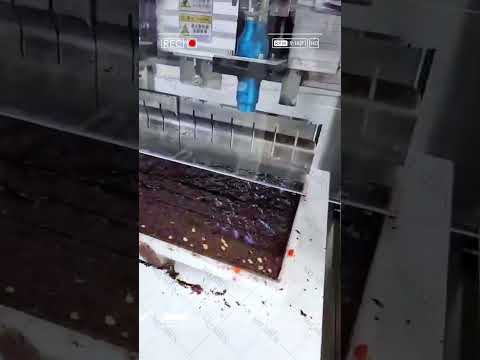 Ultrasonic cake cutting machine #ultrasonic #machine #ultrasonicmachine #bakery#brownie
