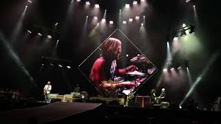 Foo Fighters- “Under My Wheels” (Alice Cooper cover) vocals by Chris Shiflett in Toronto 7/12/18