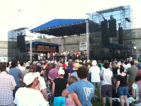 Pete Seeger & Friends at Newport: This Land Is Your Land