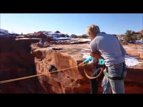 Boyfriend pushes Girlfriend off cliff - Insane Rope Swing - short version