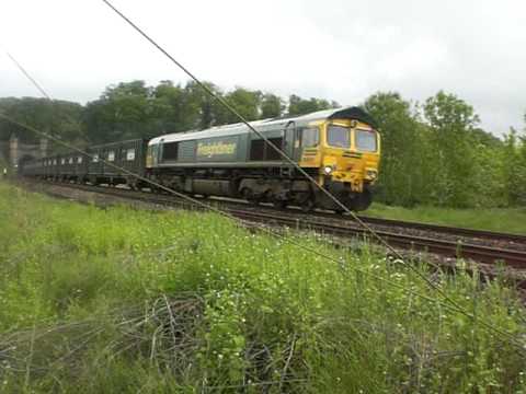 66547 Blasts away with a fantastic 2tone on the Bins