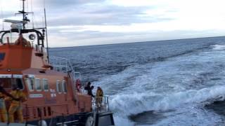 preview picture of video 'Lifeboats Converge On Macduff Harbour'