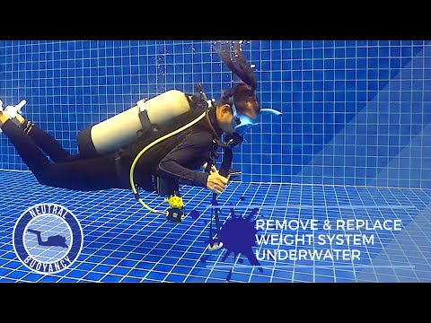 How to Remove and Replace Scuba Diving Weight Belt (Underwater) 🤿 PADI Divemaster Skill Circuit