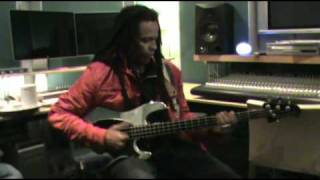 Video thumbnail for Cass Lewis plays the new Alusonic S-Special by Alusonic Aluminum Instruments
