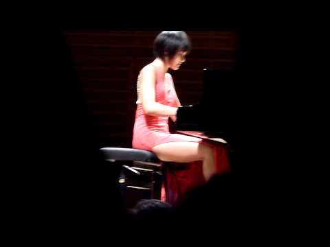 Yuja Wang plays Schumann/Tausig : "der Contrabandiste"