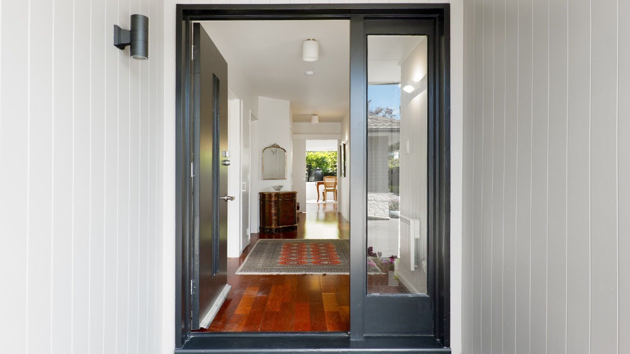 Charming Spacious Private Single Level – Fendalton