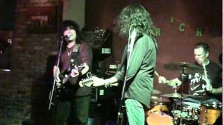 The Phil & John Show: Plugged In - Eighteen (Alice Cooper Cover) [Roc'n Doc's 11/28/2010]
