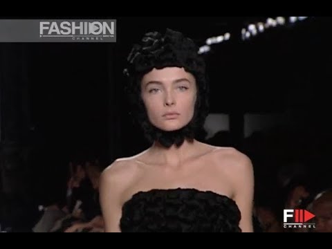 YVES SAINT LAURENT Fall 2007 Paris - Fashion Channel