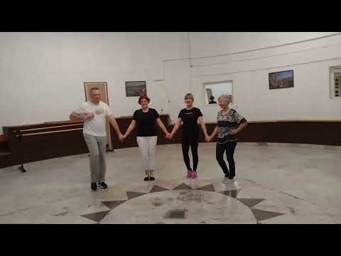 Igrale se delije. Kolo iz Srbije.