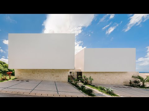 Blue Rela Luxe Resort Okinawa / 沖縄県国頭郡恩納村