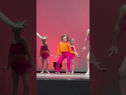 Have you ever seen a dancing starburst? 🕺🏻🌟 #bossbabybrody #dance #brody